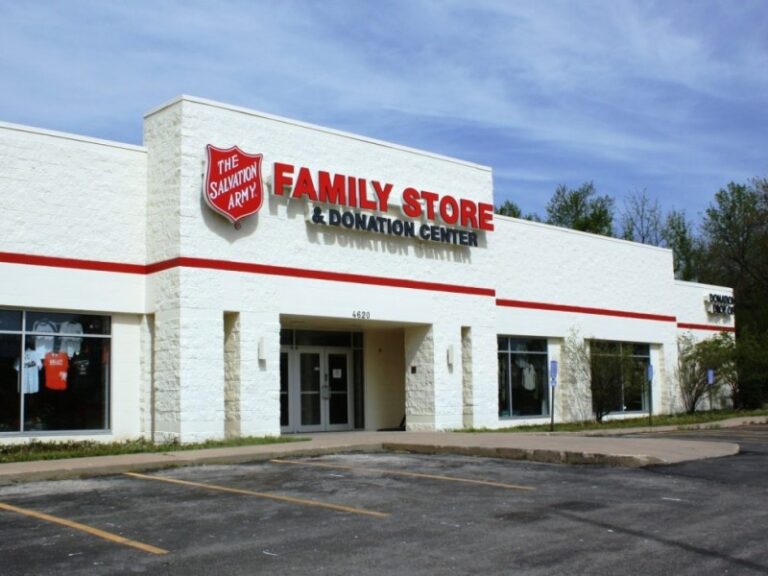 Iowa s Largest Salvation Army Thrift Store Opens In Des Moines On June 