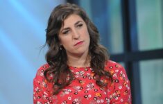 Jeopardy Host Mayim Bialik Confronts Criticism Over Her Vaccine Comments