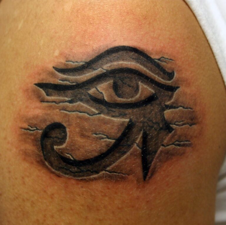 Pin By Tinna Mar a Magn sd ttir On Art Tribal Tattoos Eye Of Ra 