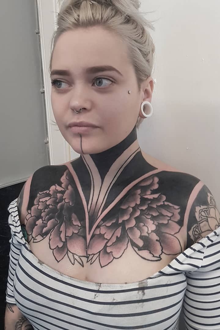 Pin On Tattoos Neck Tattoos Women Front Shoulder Tattoos Front Neck 