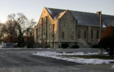 Salvation Army Church With Images House Styles Royal Oak Michigan