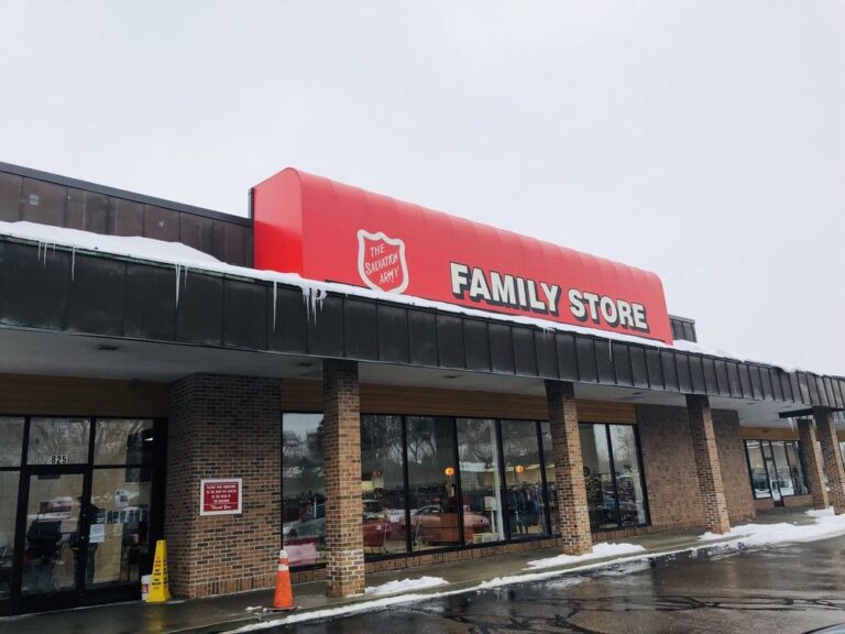 THE SALVATION ARMY FAMILY STORE DONATION CENTER 825 S Saginaw Rd 