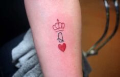 Top 57 Best Queen Of Hearts Tattoo Ideas 2021 Inspiration Guide